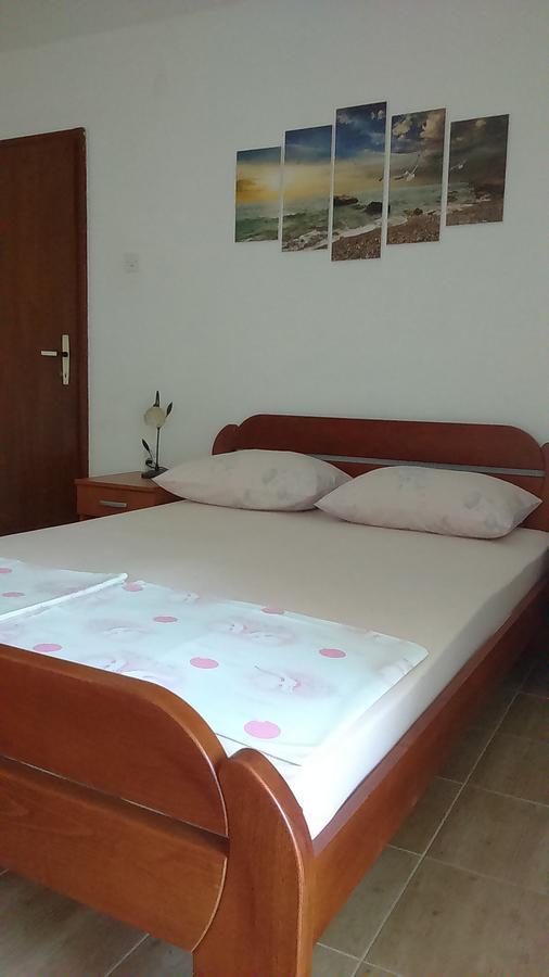 Dom Za Odmor J&S Apartment ซูโตมอเร ภายนอก รูปภาพ